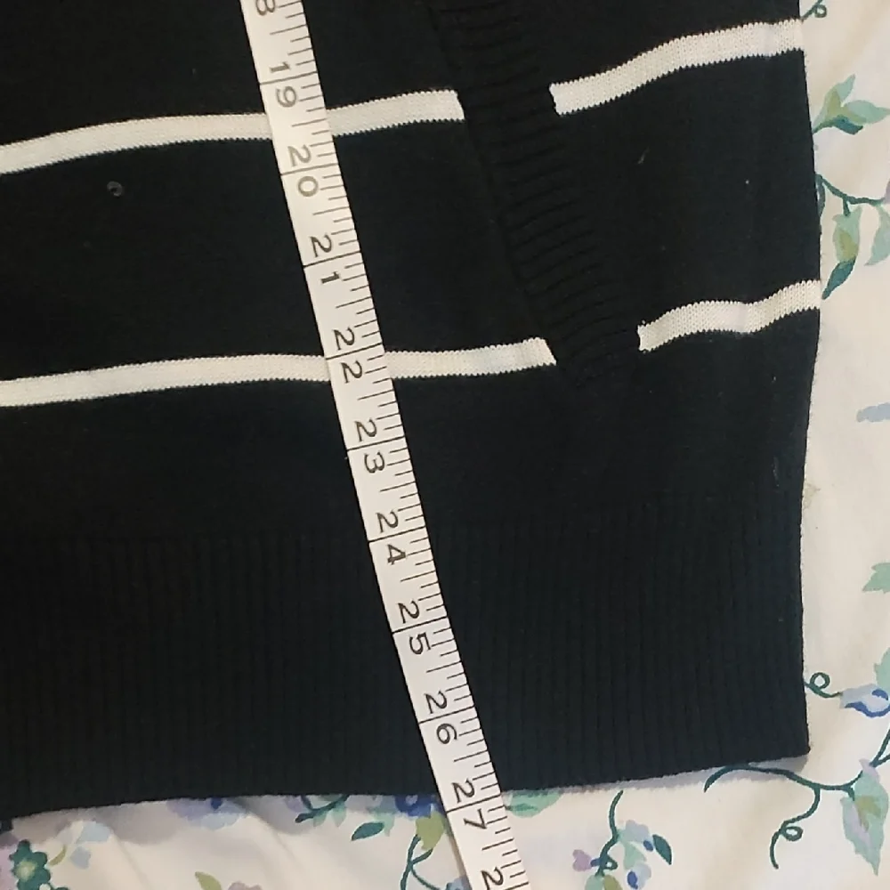 South Pole Black‎ and White Zip Up Sweater